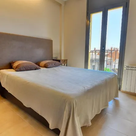 Bright And Centrally Located